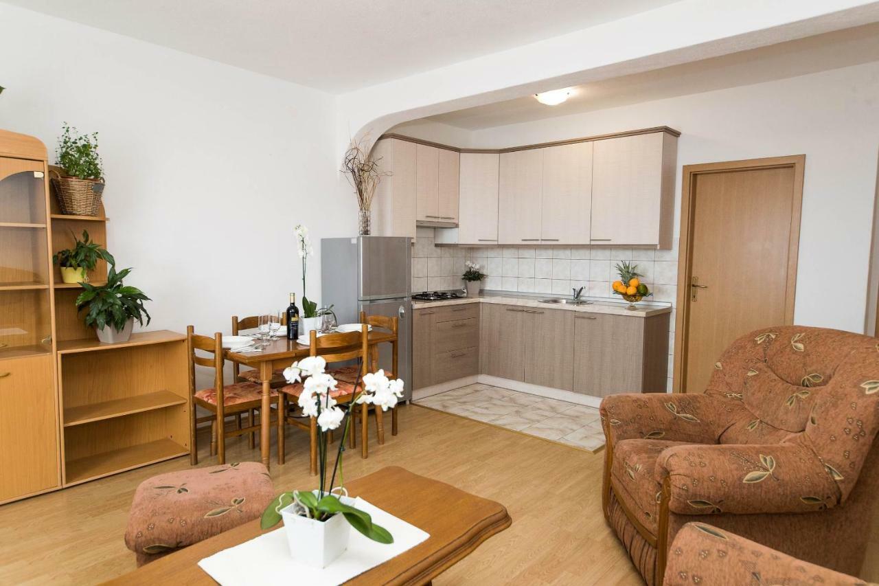Apartmani Jordanka Crikvenica Zewnętrze zdjęcie